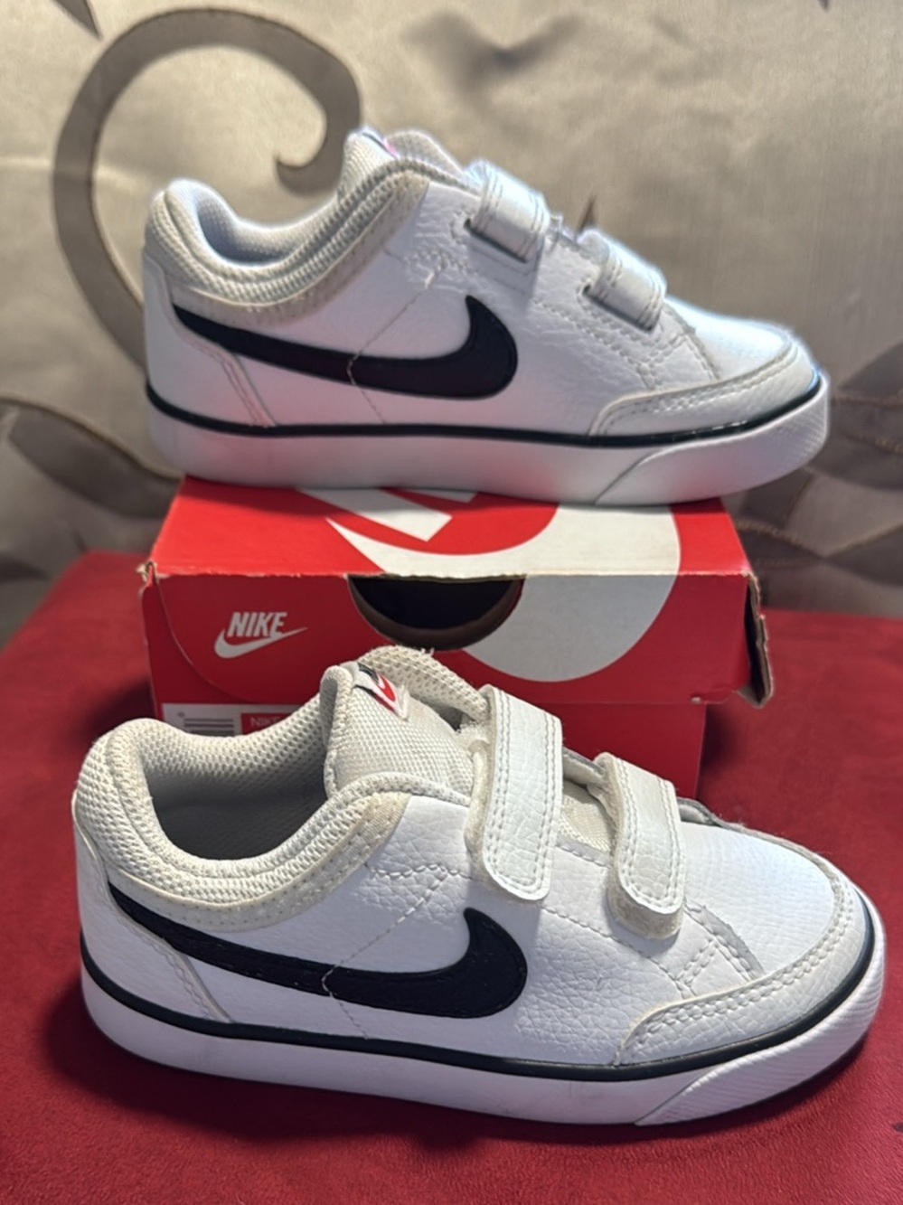 Nike White and Black Kids Velcro Sneaker